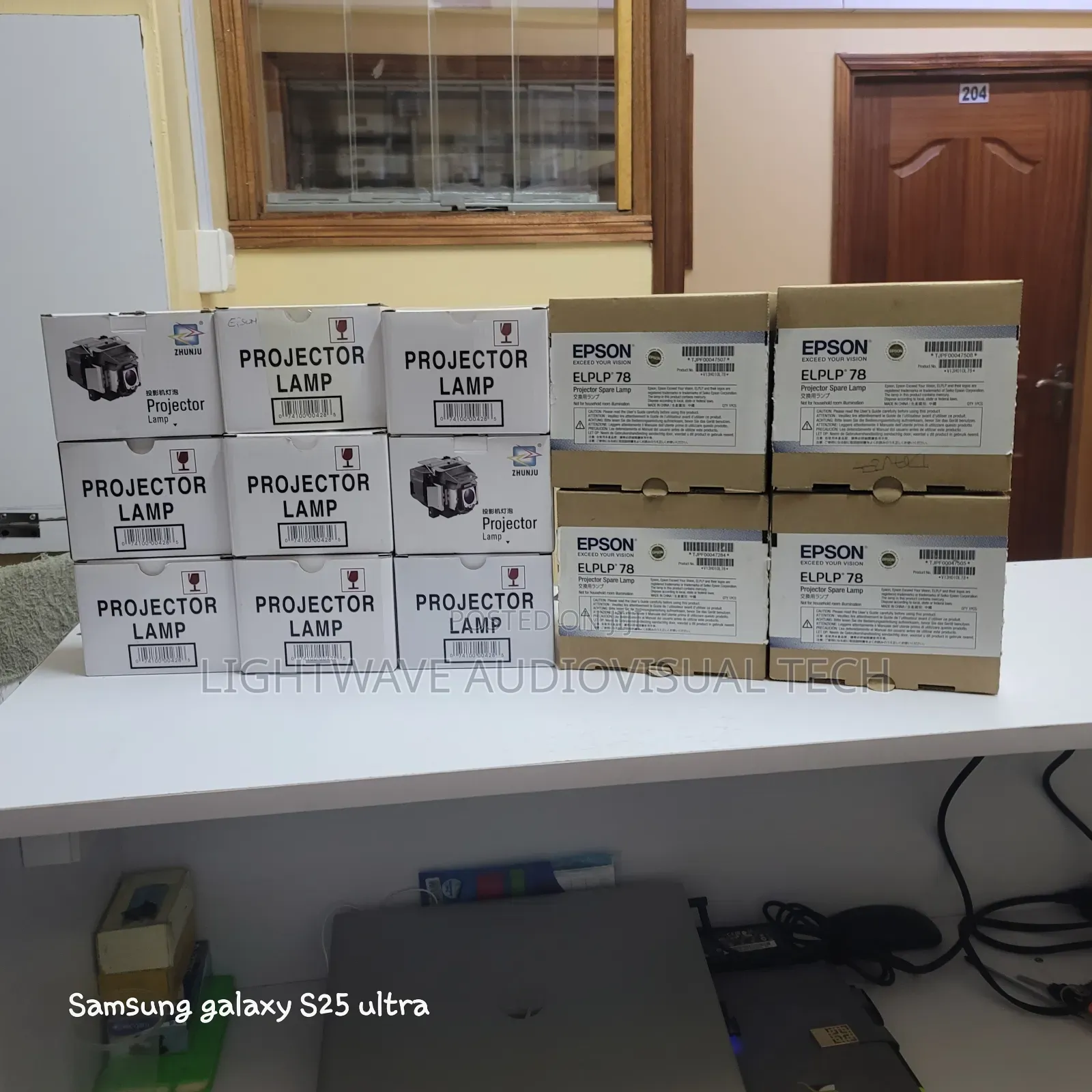Sony,Epson,Benq Projector Lamps