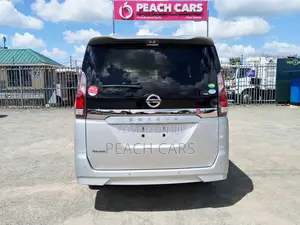 Nissan Serena 2018 Silver
