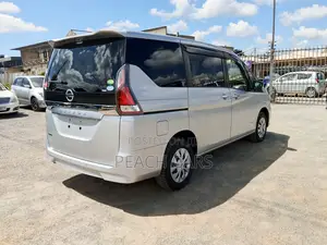 Nissan Serena 2018 Silver