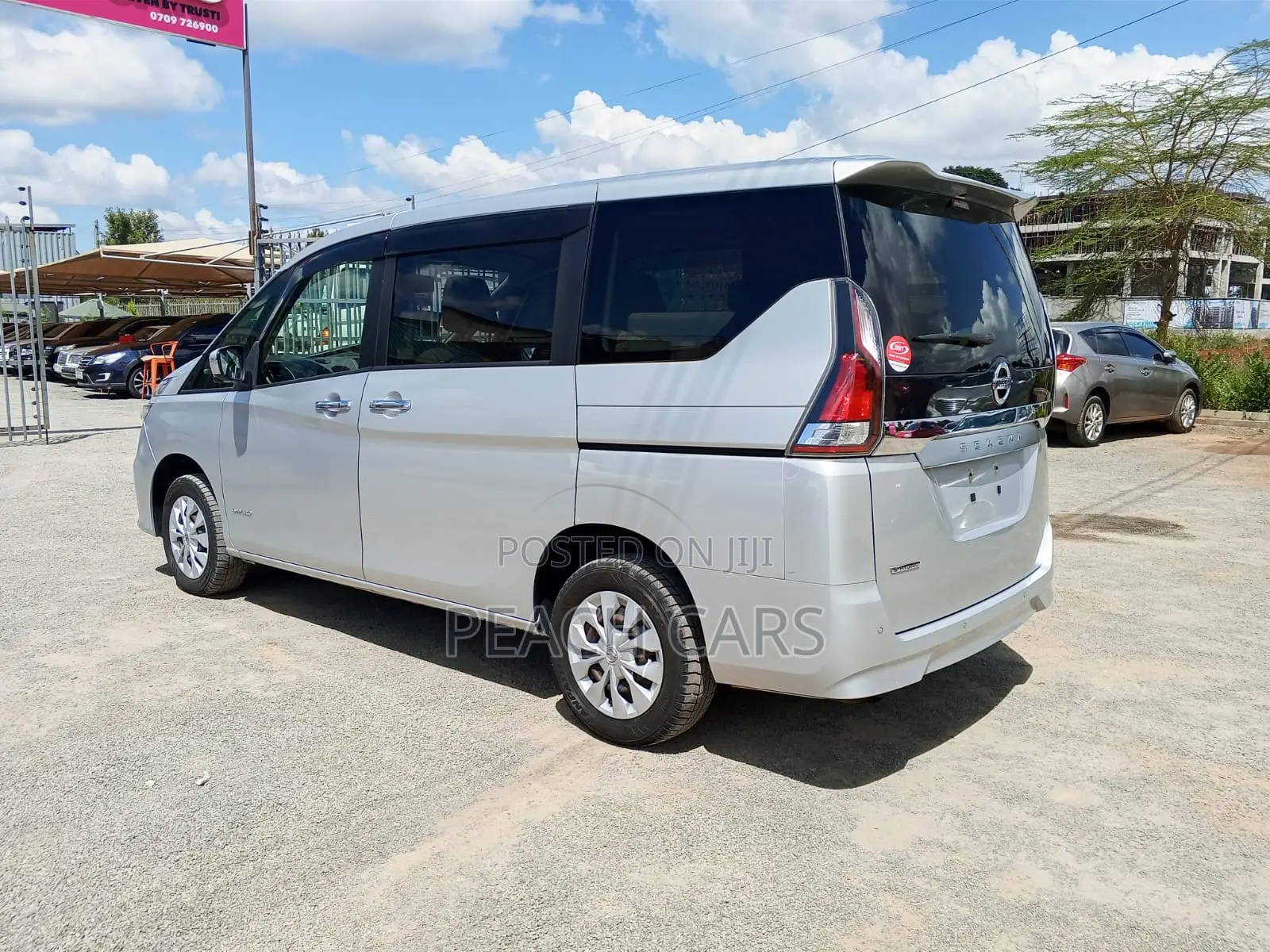 Nissan Serena 2018 Silver