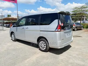 Nissan Serena 2018 Silver