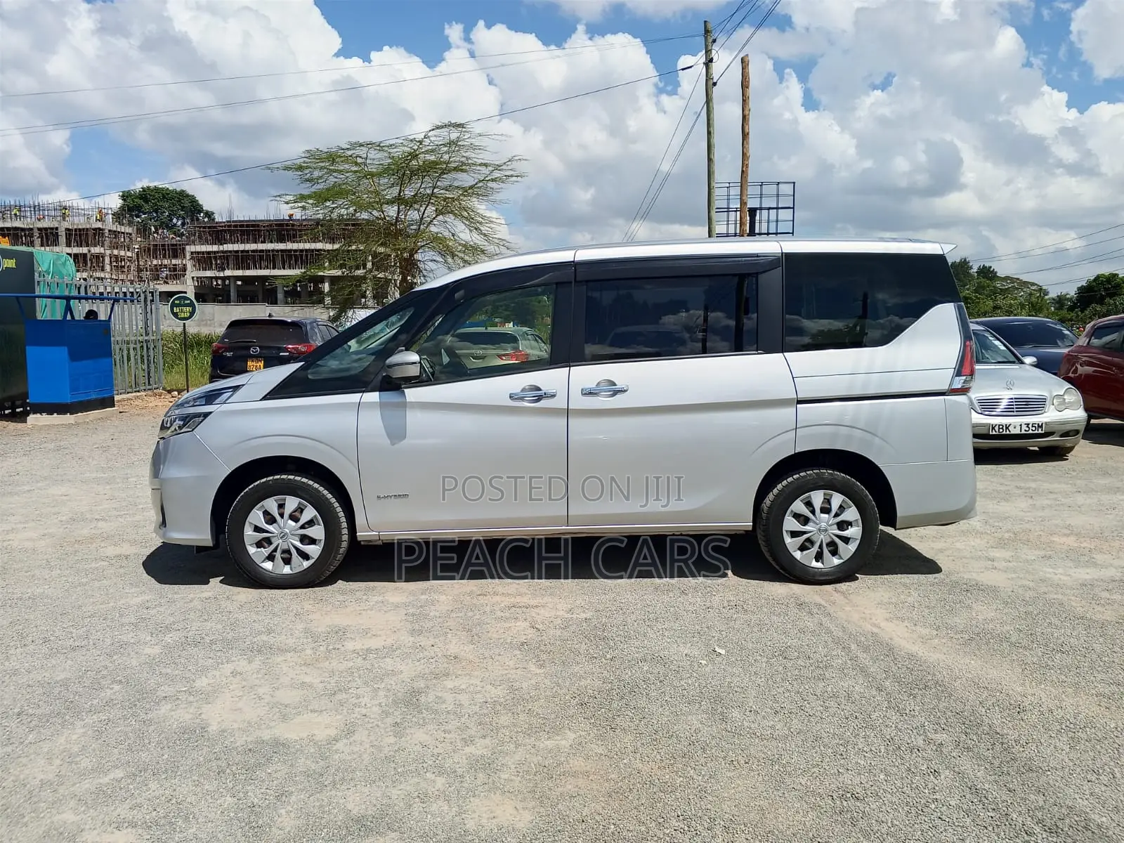 Nissan Serena 2018 Silver