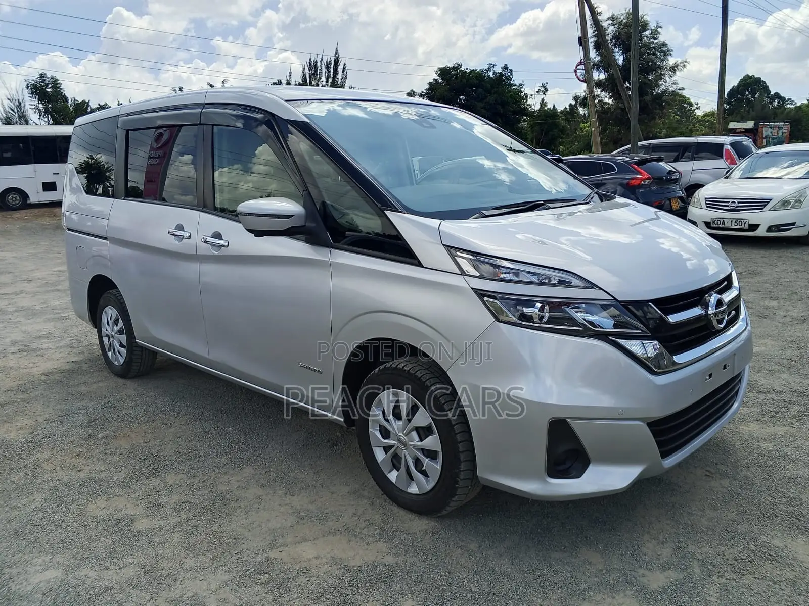 Nissan Serena 2018 Silver