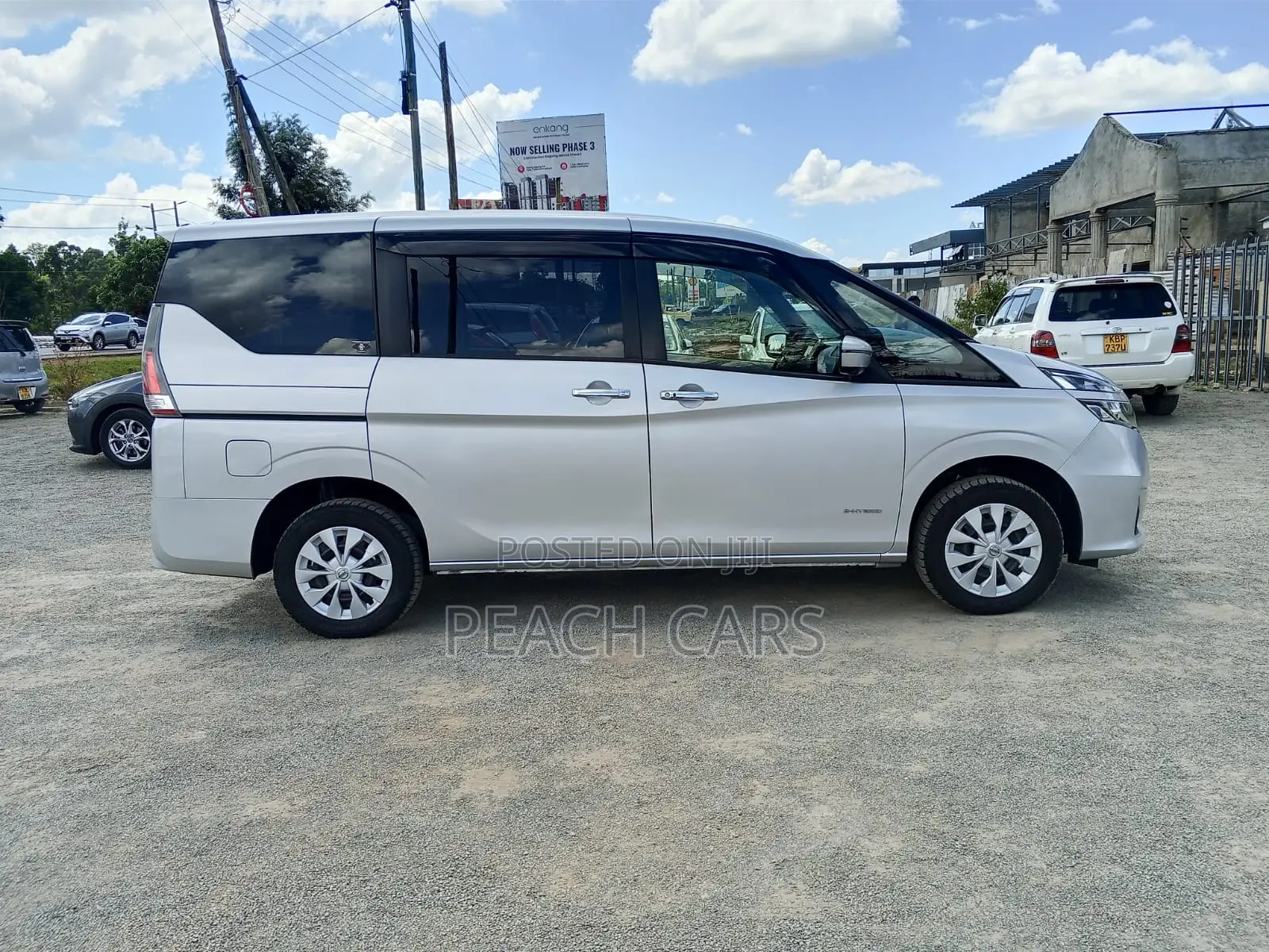 Nissan Serena 2018 Silver