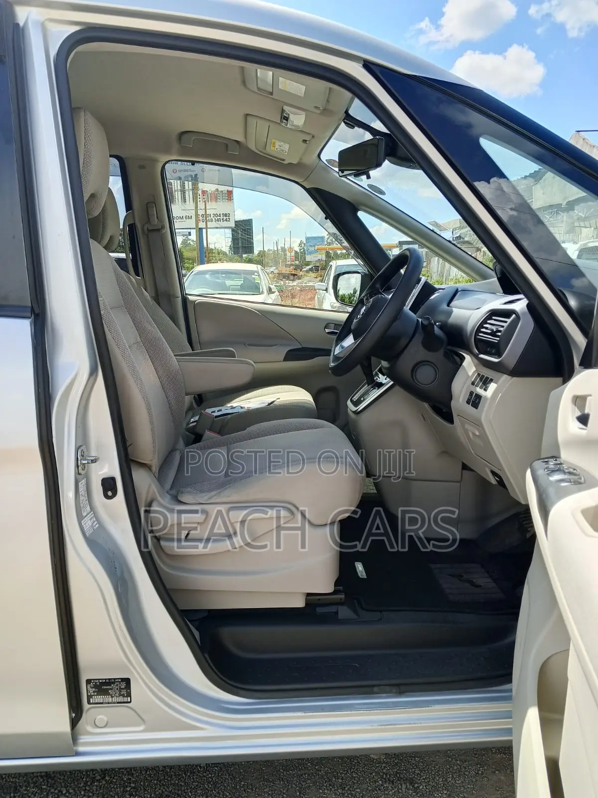 Nissan Serena 2018 Silver