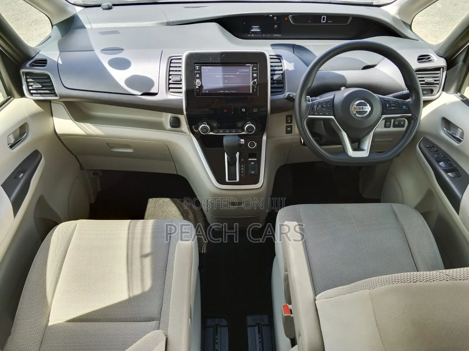 Nissan Serena 2018 Silver