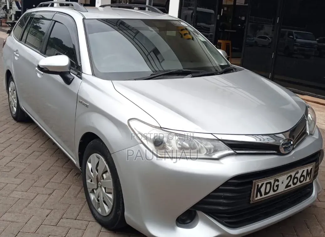 Toyota Corolla Fielder 2014