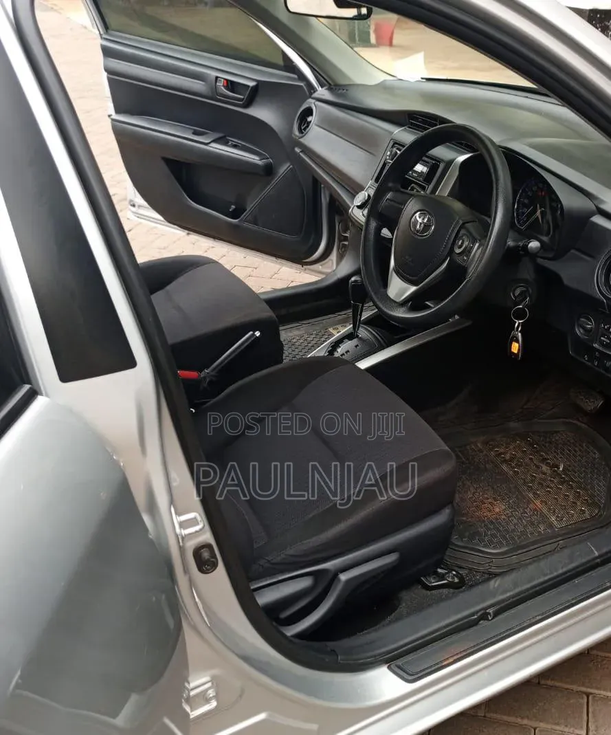 Toyota Corolla Fielder 2014