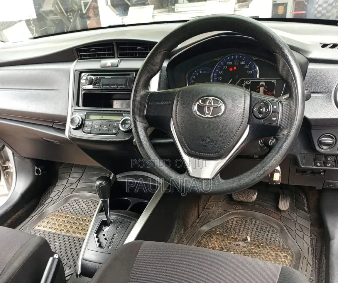 Toyota Corolla Fielder 2014