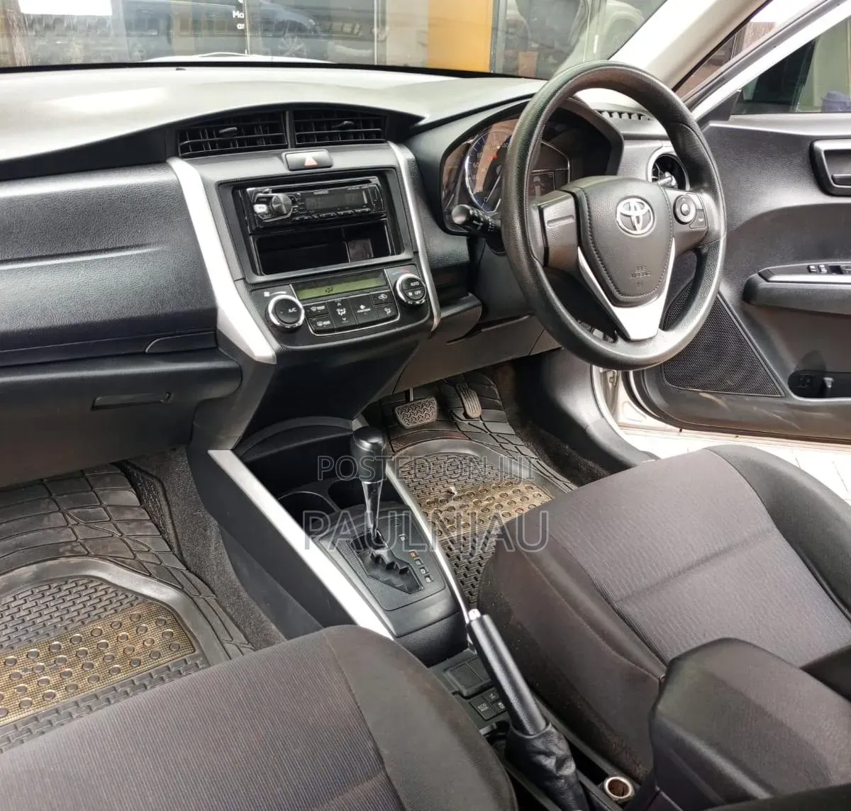 Toyota Corolla Fielder 2014