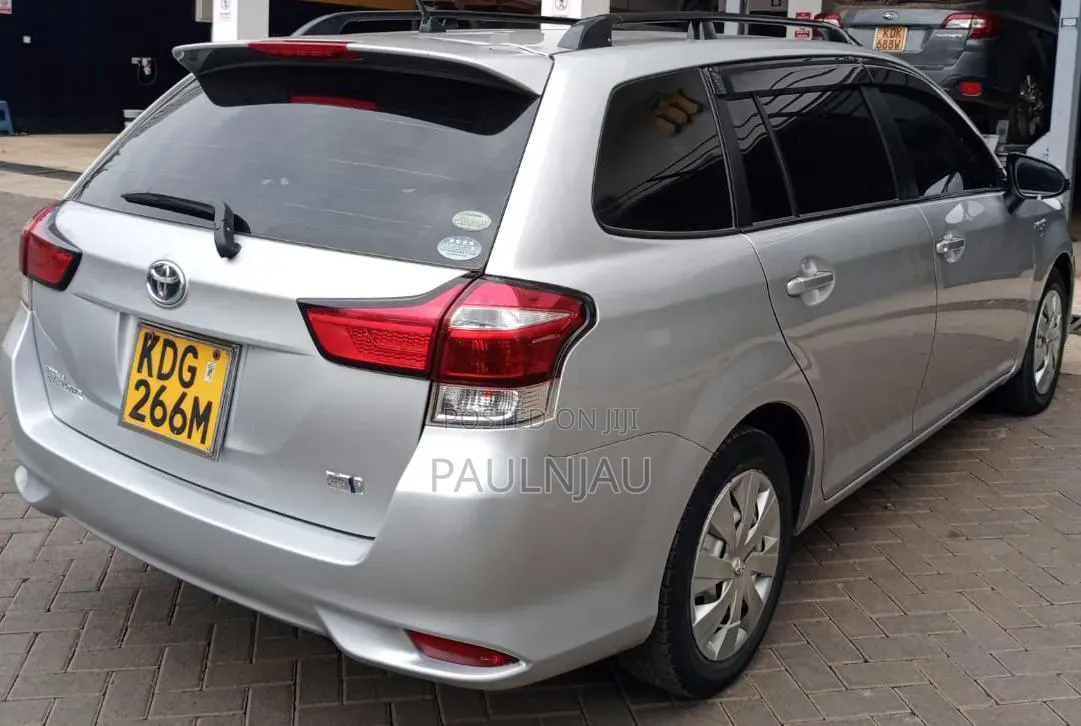 Toyota Corolla Fielder 2014