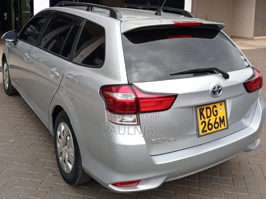 Toyota Corolla Fielder 2014