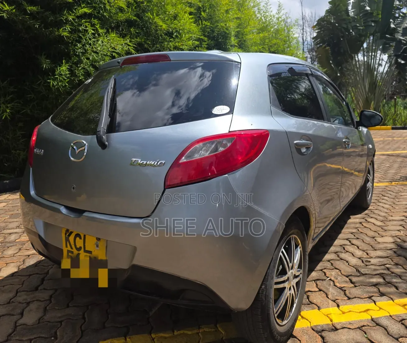 Mazda Demio 2011 Silver