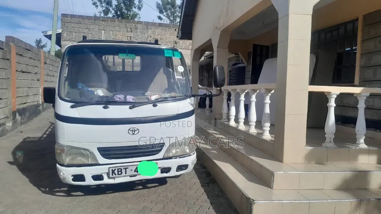 2005 Toyota Dyna