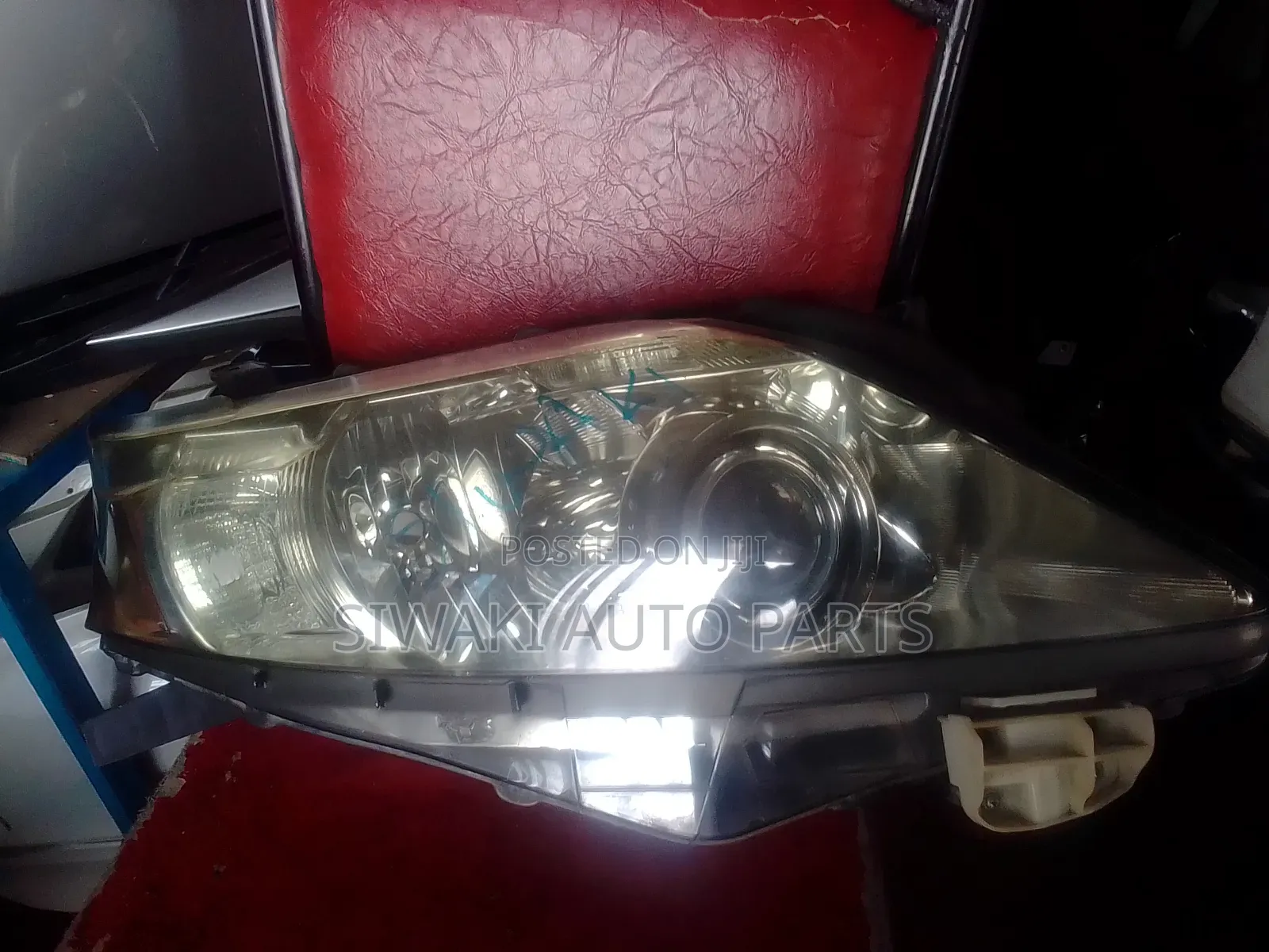 Lexus Rx 2010 Headlight (One Focus)