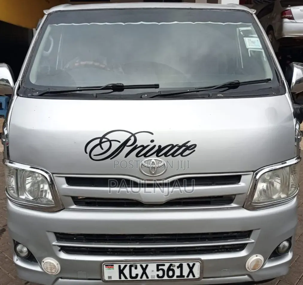 Toyota HiAce 2017 Silver