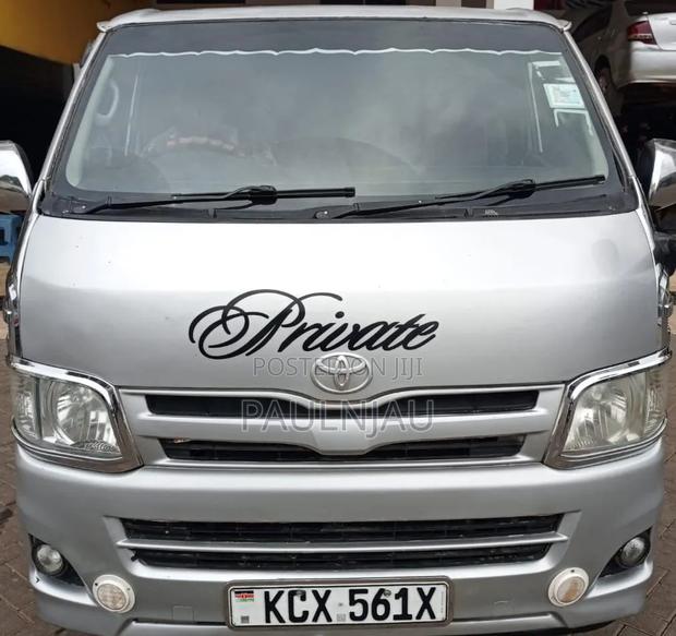 Toyota HiAce 2017 Silver