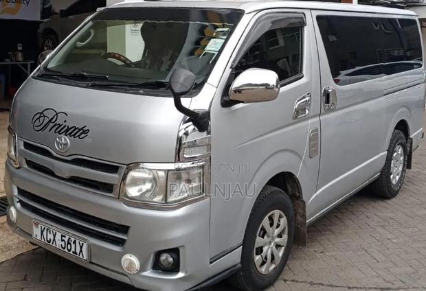Toyota HiAce 2017 Silver - thumbnail 5