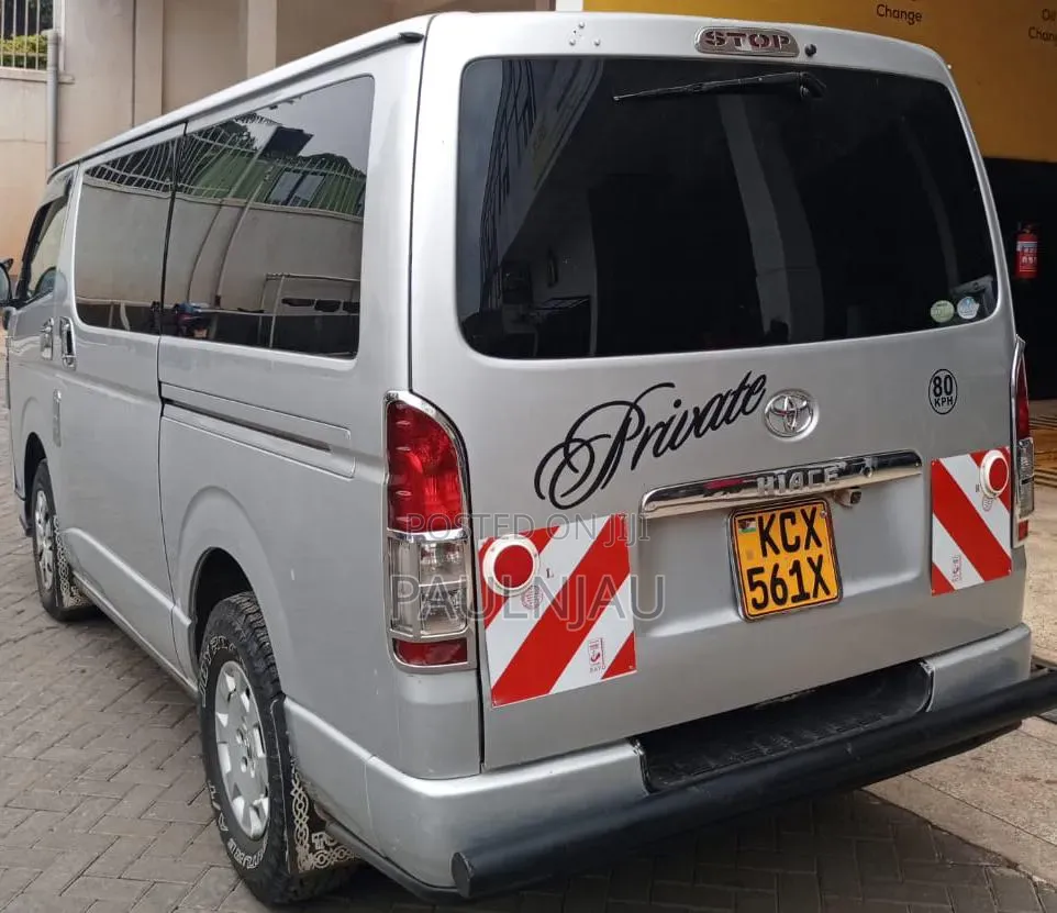 Toyota HiAce 2017 Silver