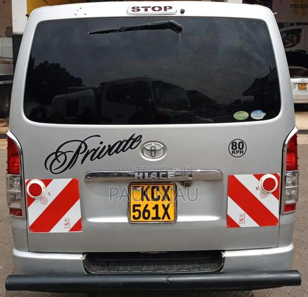 Toyota HiAce 2017 Silver - thumbnail 9