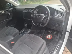 Volkswagen Golf 2017 White
