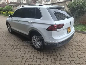 Volkswagen Golf 2017 White