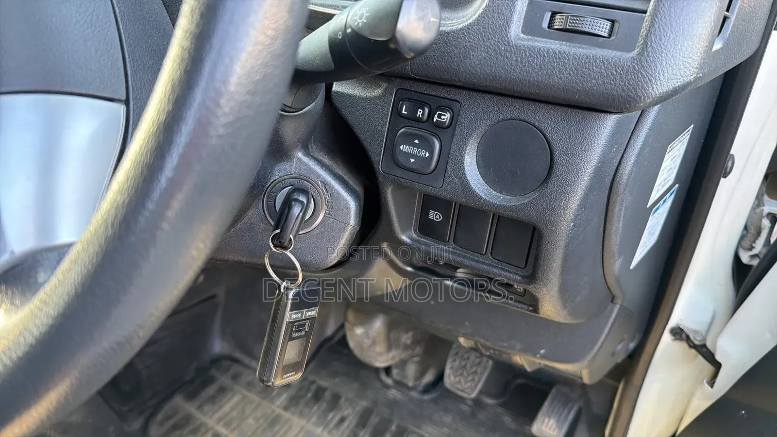 Toyota HiAce 2019 White