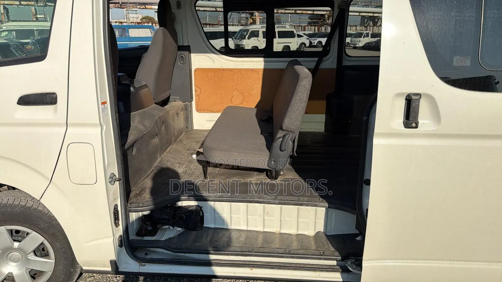 Toyota HiAce 2019 White