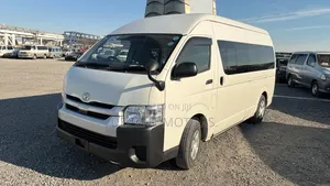 Toyota HiAce 2019 White