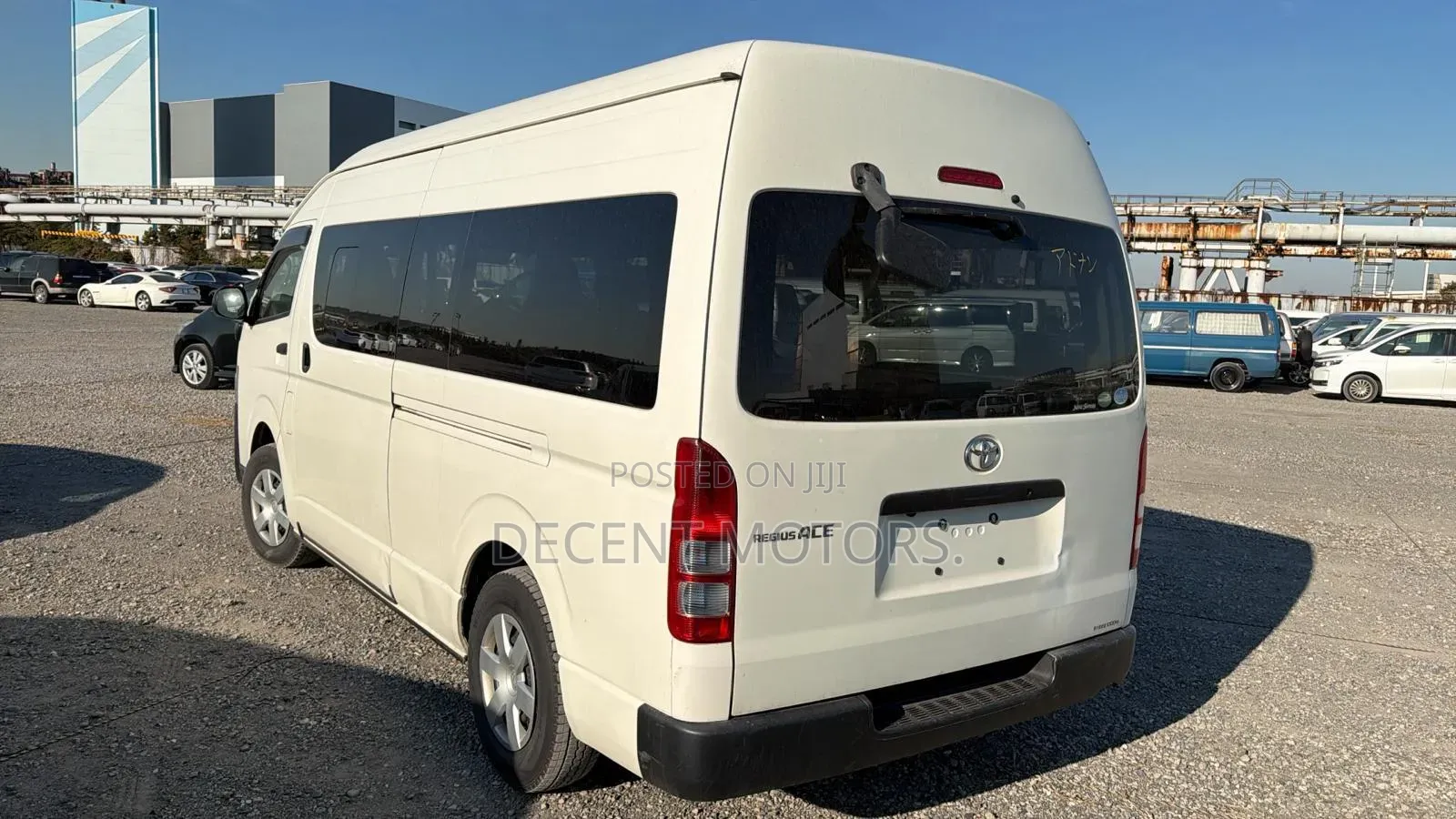 Toyota HiAce 2019 White