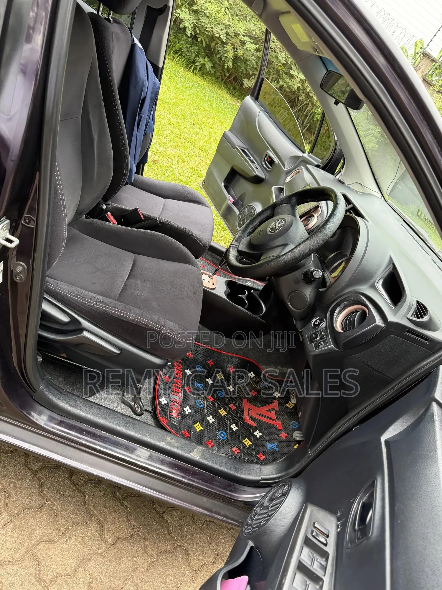 Toyota Vitz 2014 Purple