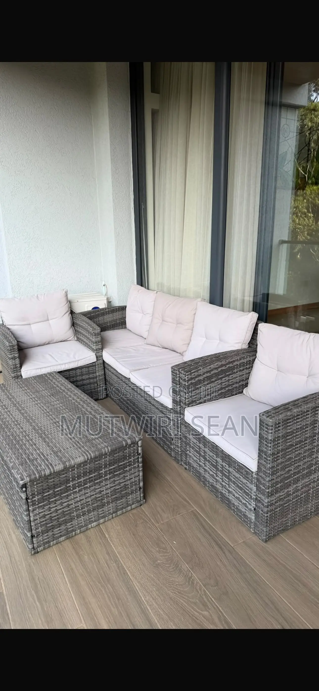 Outdoor Seats