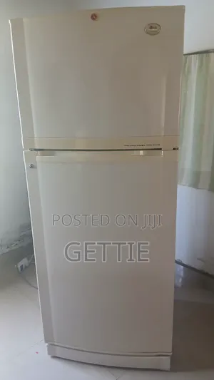Original Lg Refrigerator at a Throwaway Price – Needs Repair
