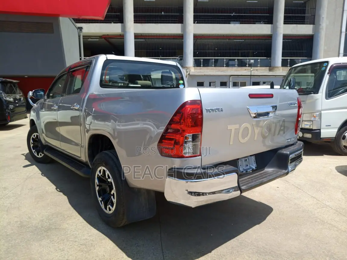 Toyota Hilux 2018 Silver