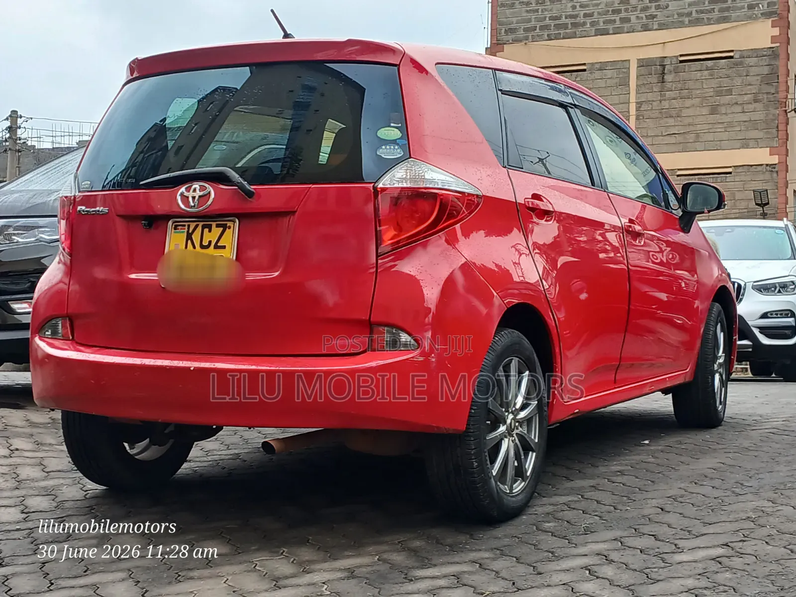 Toyota Ractis 2013 Red