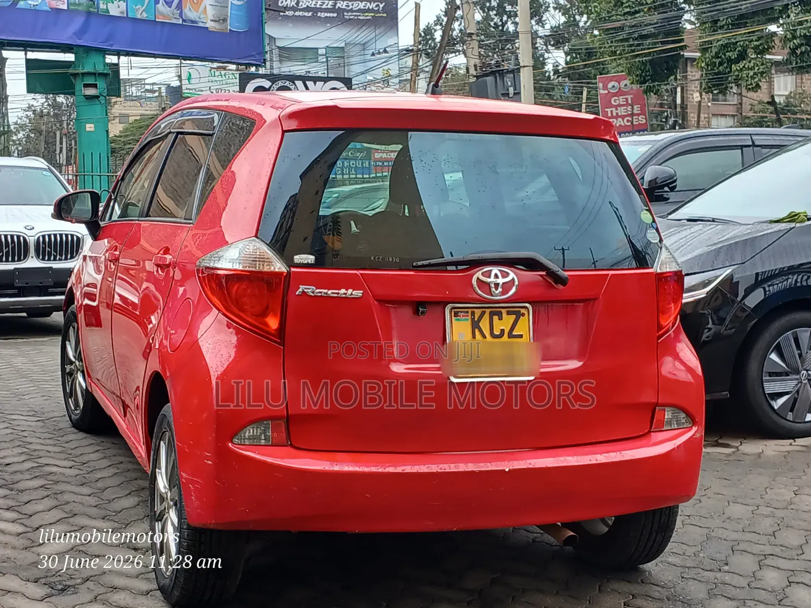 Toyota Ractis 2013 Red