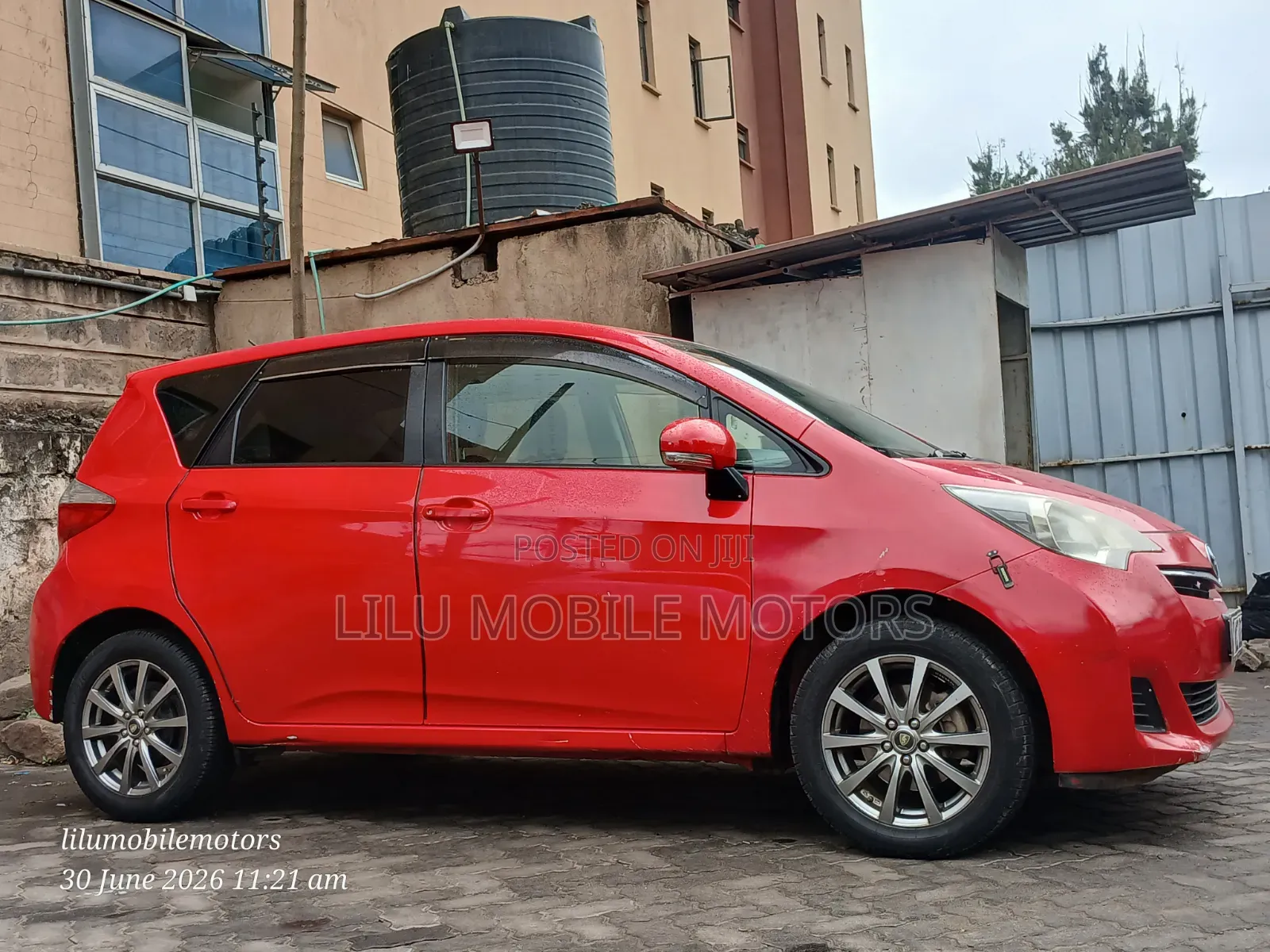 Toyota Ractis 2013 Red