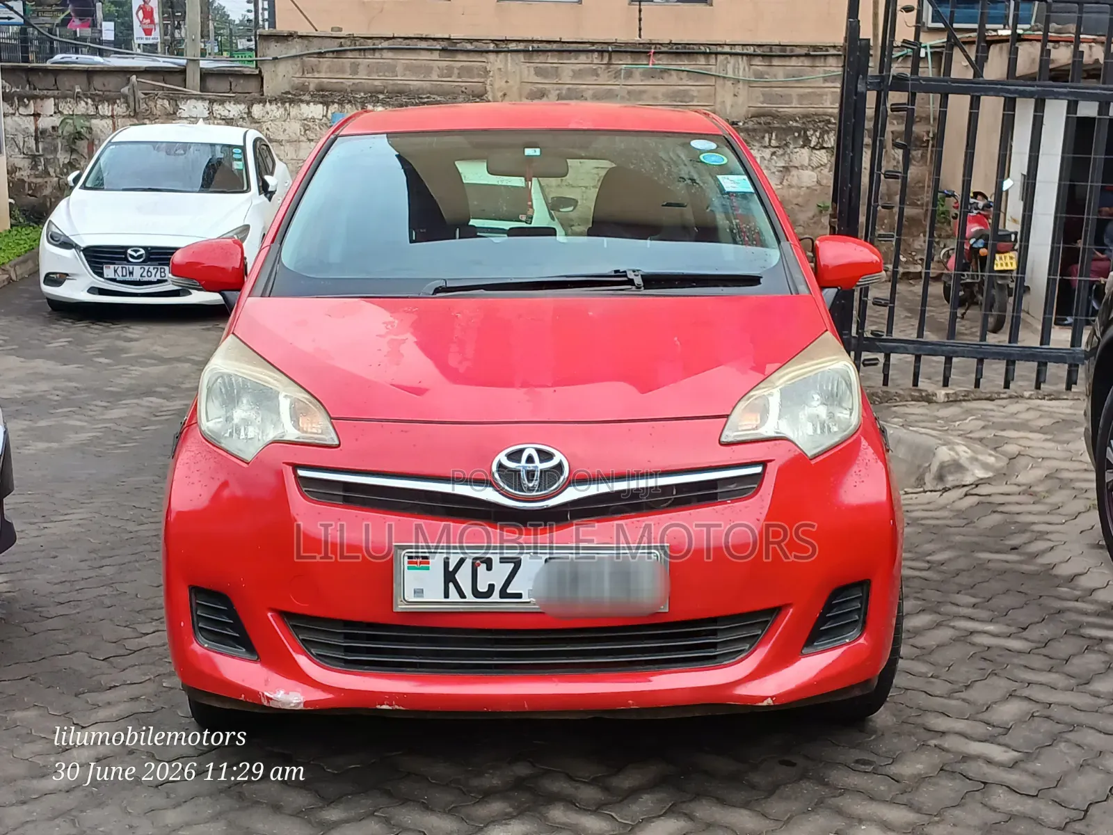Toyota Ractis 2013 Red