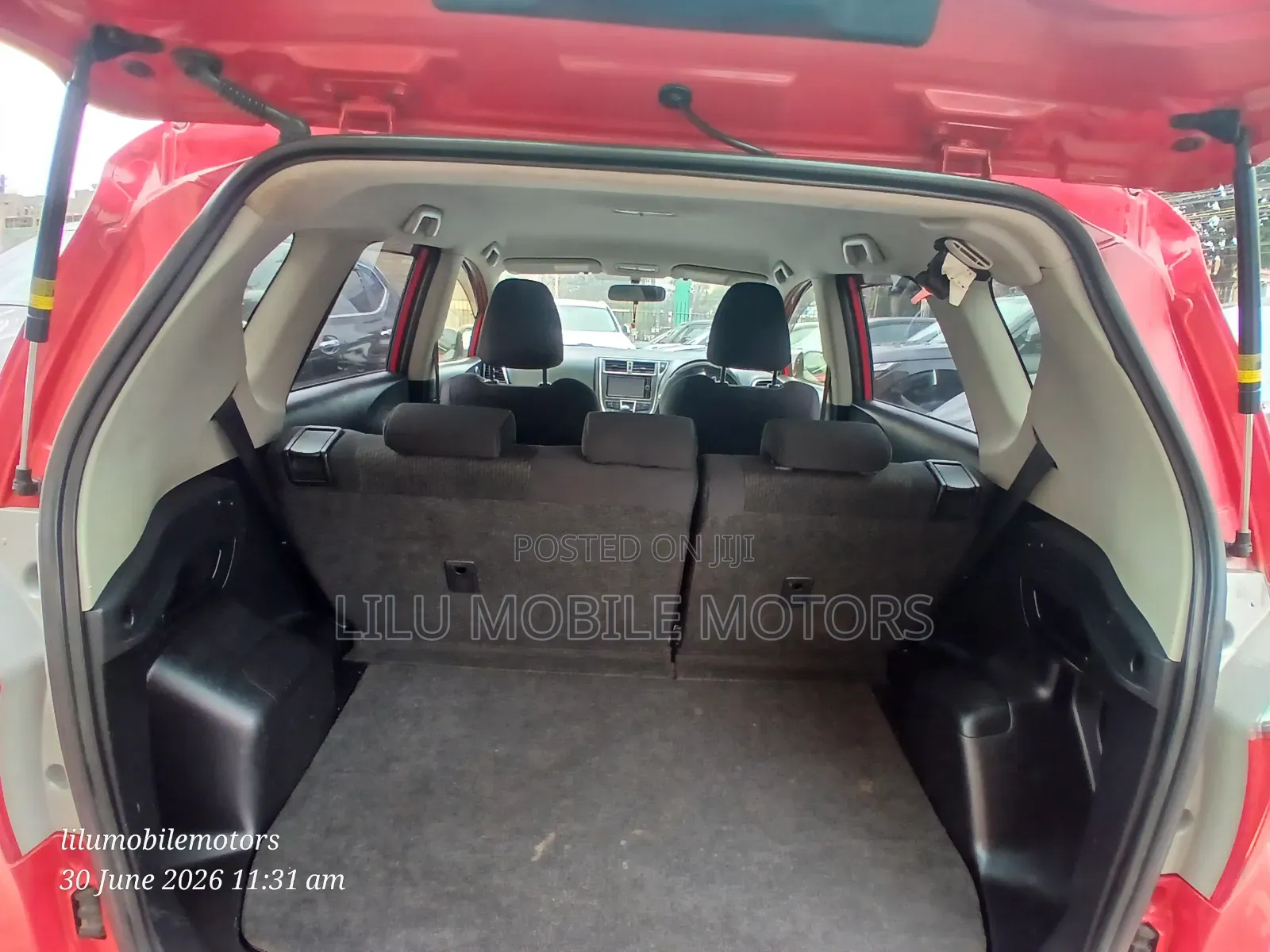 Toyota Ractis 2013 Red