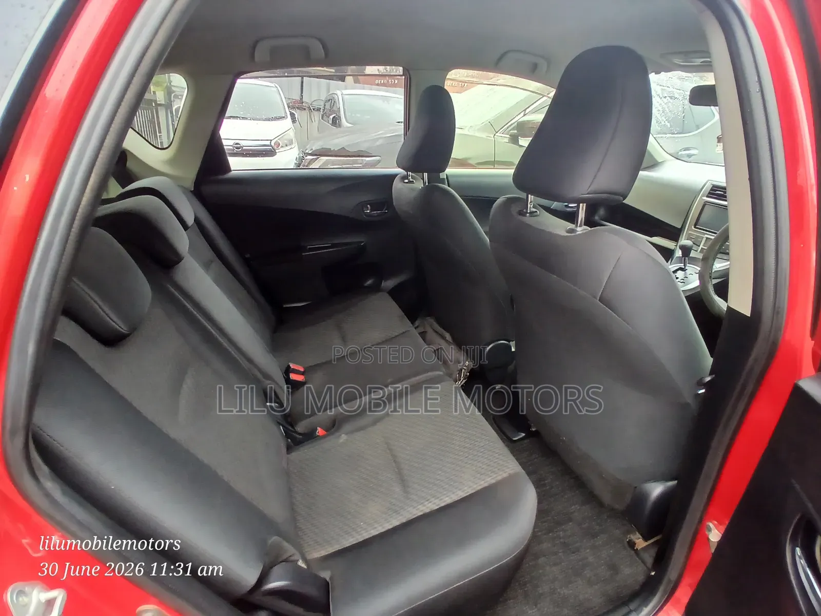Toyota Ractis 2013 Red
