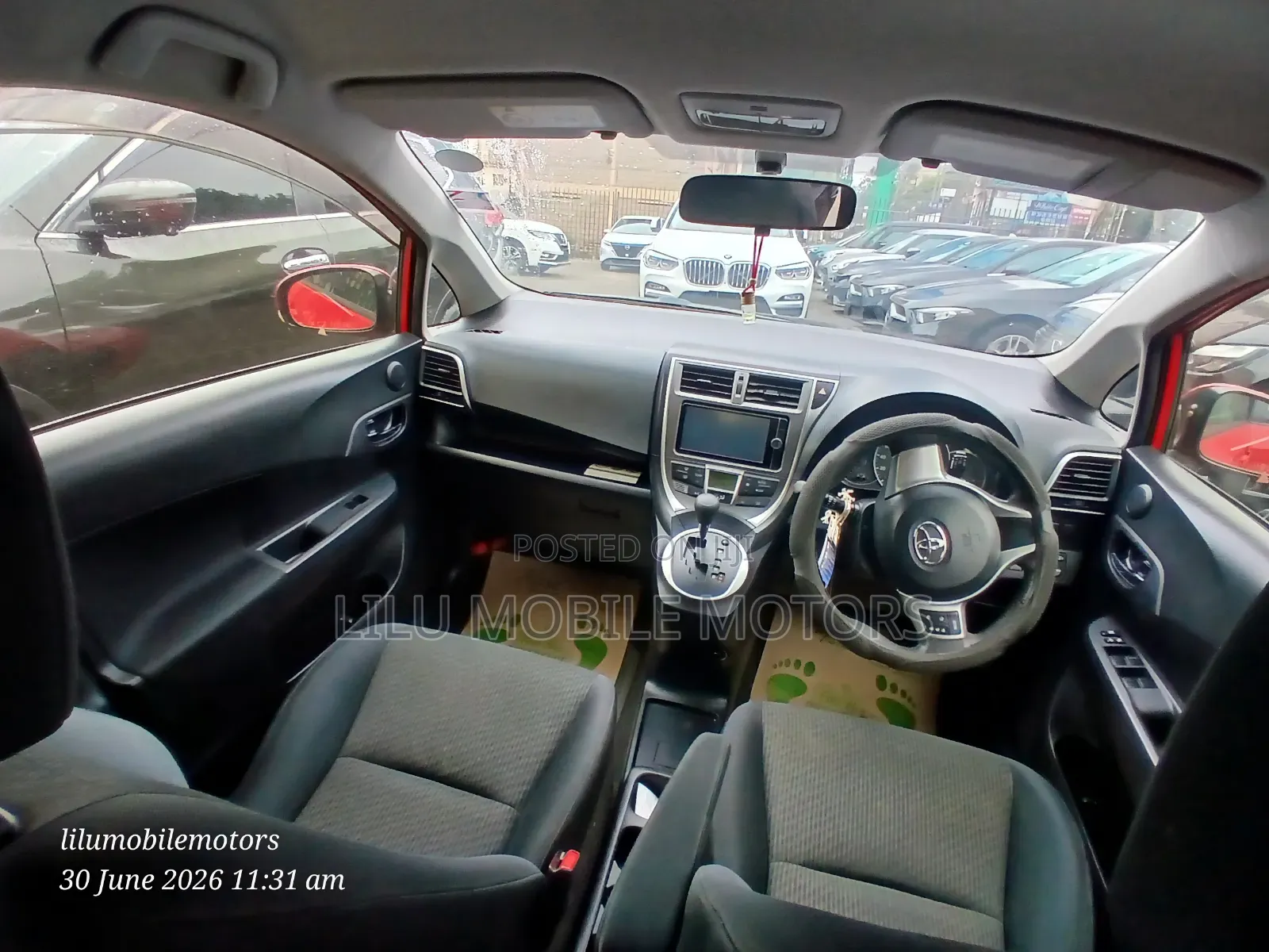 Toyota Ractis 2013 Red