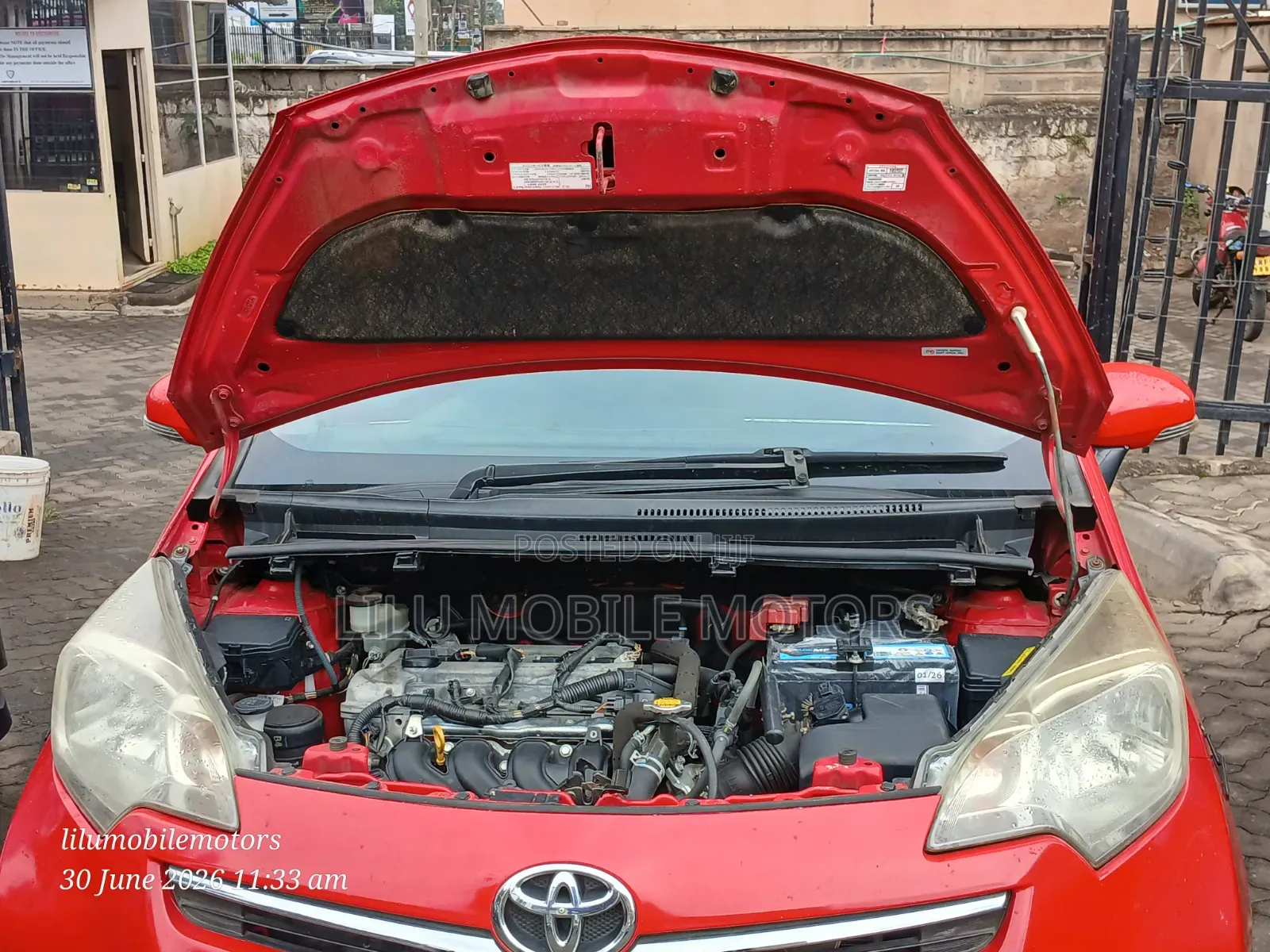 Toyota Ractis 2013 Red