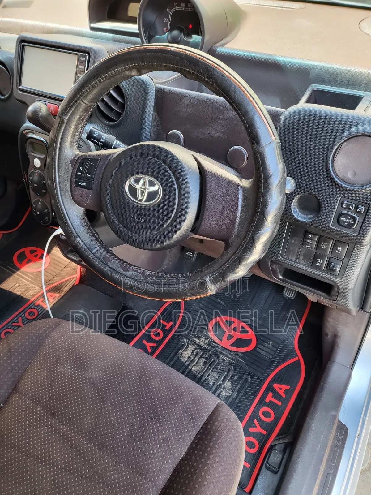 Toyota Spade 2012 Blue
