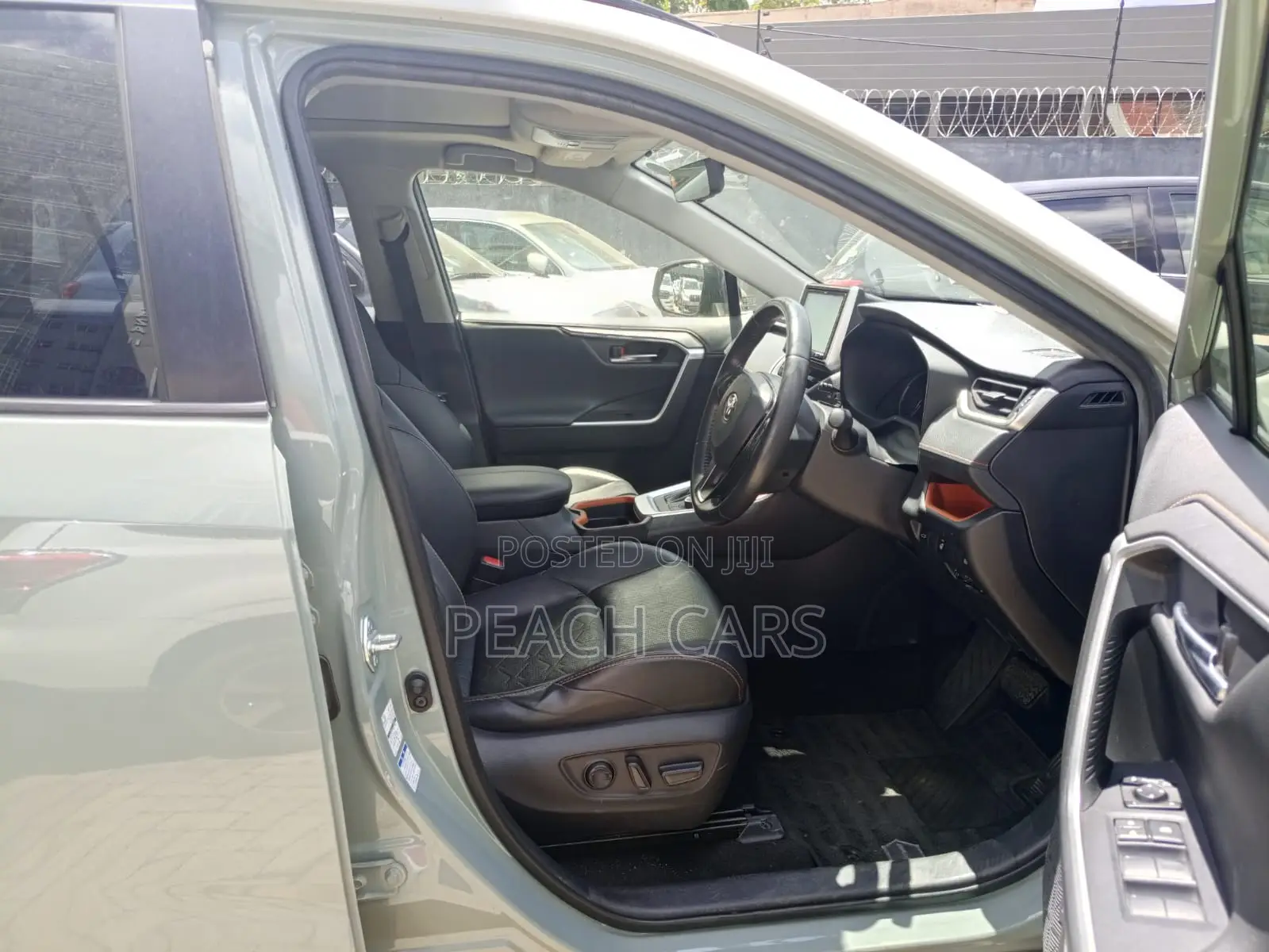 Toyota RAV4 2020 Green