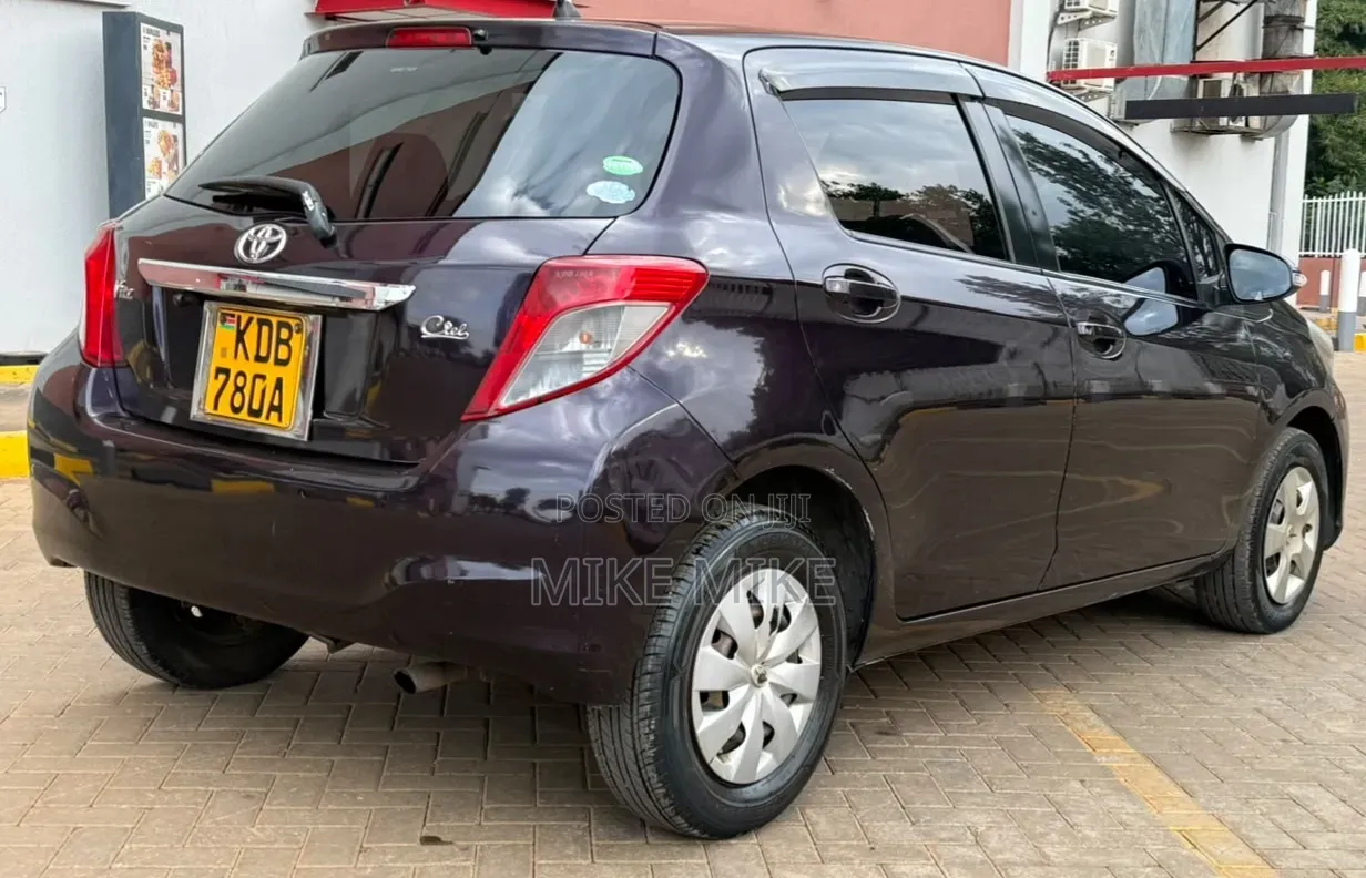Toyota Vitz 2013 Black