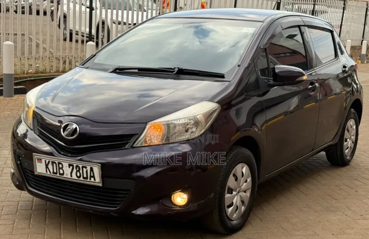 Toyota Vitz 2013 Black