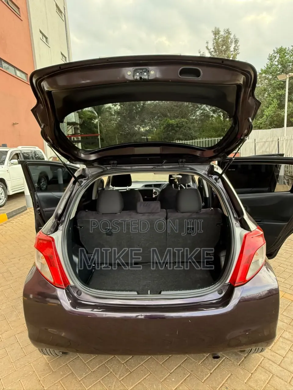 Toyota Vitz 2013 Black