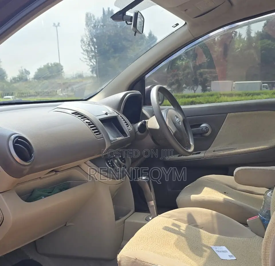 Nissan Note 2011 Burgundy