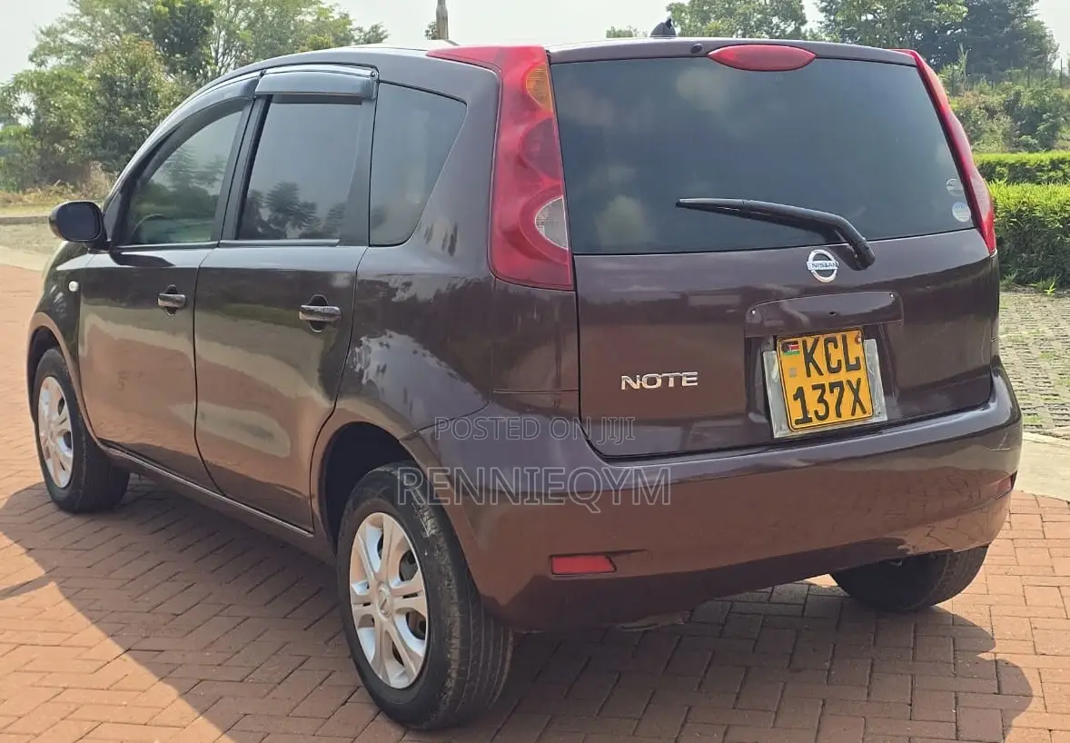 Nissan Note 2011 Burgundy