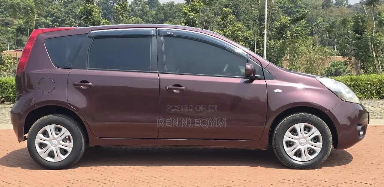 Nissan Note 2011 Burgundy